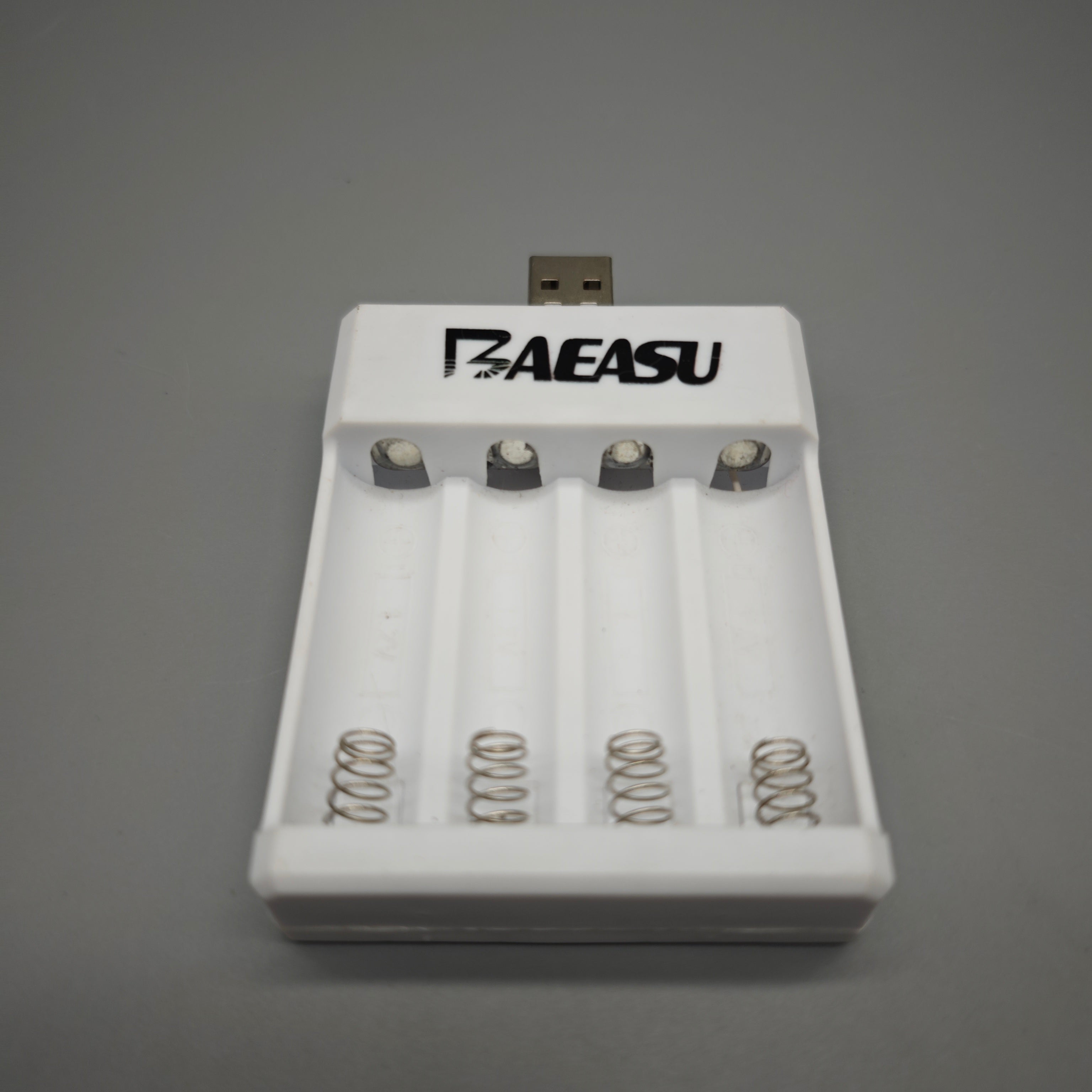 BAEASU Battery Charger – AA & AAA Rechargeable Battery Charging, USB Powered, 1-4 Slot Mixed Charging, Spring-Loaded Battery Bay, Compact 8.3×6.3×1.9cm