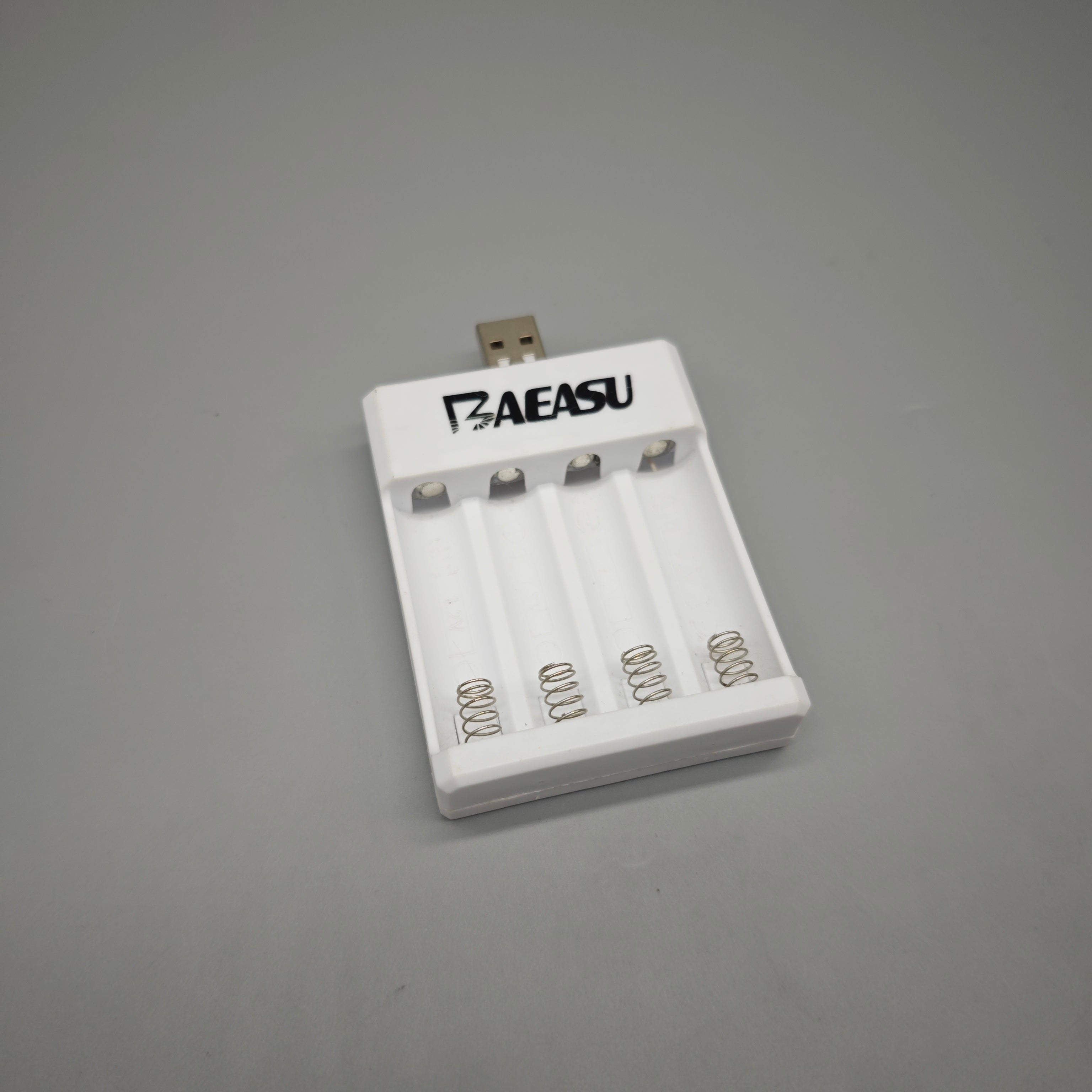 BAEASU Battery Charger – AA & AAA Rechargeable Battery Charging, USB Powered, 1-4 Slot Mixed Charging, Spring-Loaded Battery Bay, Compact 8.3×6.3×1.9cm