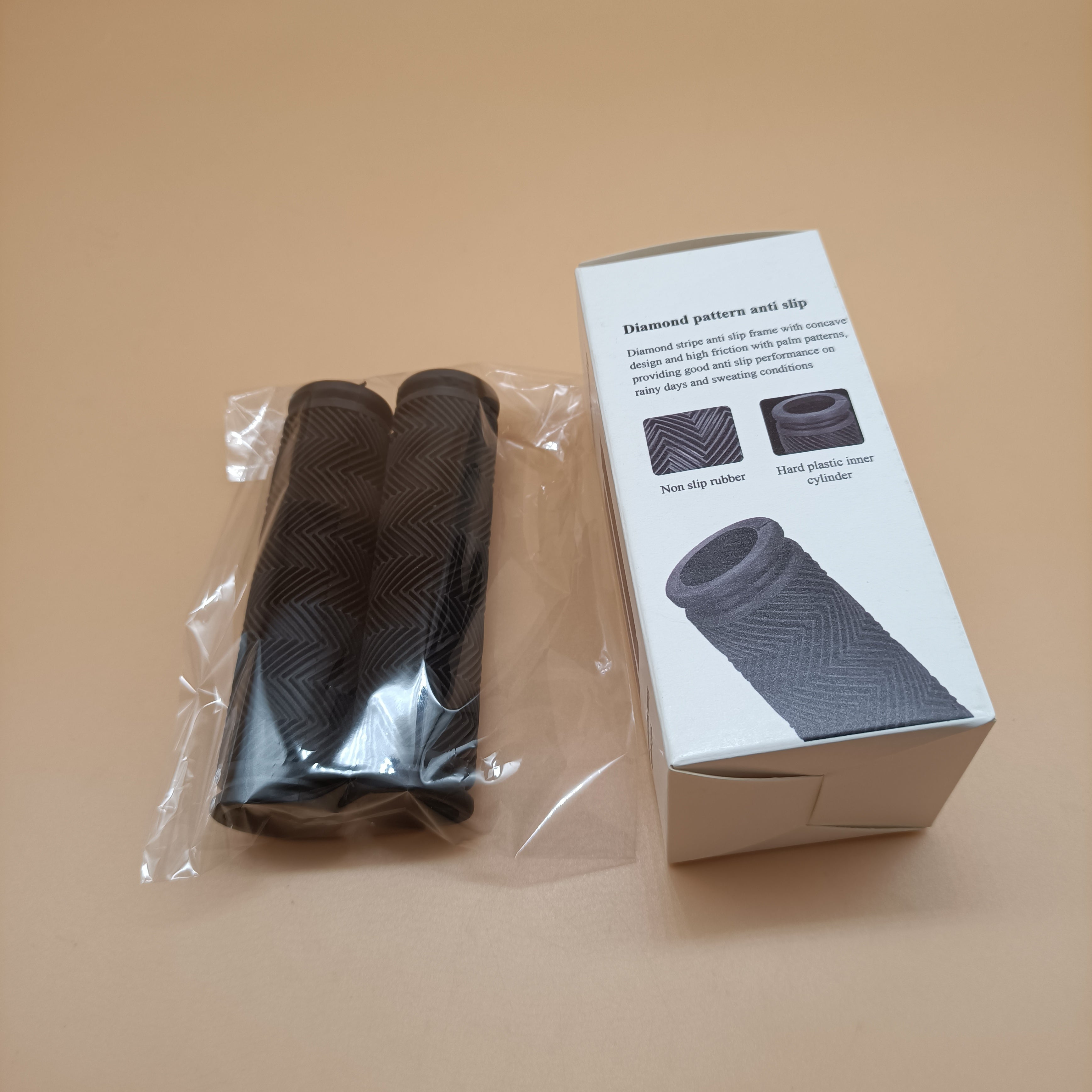 Americruise Motorcycle Handle Bar Grips, Premium Soft Rubber, Black, 11.7cm, Enhanced Comfort and Shock Absorption
