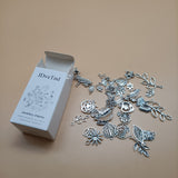 JDveTnd Jewellery Charms, 40 Varieties of Hollowed-Out Plant and Flower Metal Pendants for DIY Jewelry Making