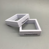 FantasyPalette Decorative Boxes Made of Plastic - 5.5x5.5cm, White, Dustproof, No Assembly Needed, Ideal for Pendants, Long Chains, and Decorations