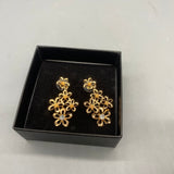 SuiSuiFH Earrings, 2.5cm Four-Flower Design, Elegant Jewelry for Women, Set of 2