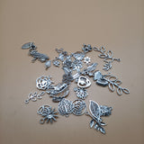 JDveTnd Jewellery Charms, 40 Varieties of Hollowed-Out Plant and Flower Metal Pendants for DIY Jewelry Making