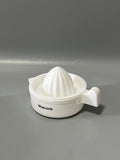 Moeuonb Non-electric lemon squeezers – White Plastic Non-Electric Citrus Juicer, 10×10×8cm Compact Design, Easy to Use & Clean for Lemons, Limes & Small Fruits
