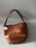 FIONAGEO Leather Shoulder Bags – 150g, 25×16.5×20cm, 48cm Shoulder Strap, Stylish and Durable
