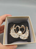 Adjustment Ornamental Pins – Elegant Swan Brooch with Rhinestones, Sparkling Crystal Design, Decorative Jewelry Accessory, Gift Box Included, 5×3×2cm Brooch, 10×10×3cm Box